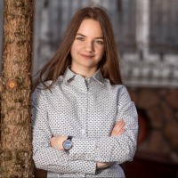 Larisa Lazăr