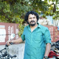 Chandru V