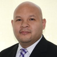 Luis M Flores R