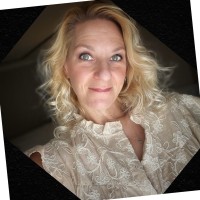 Nicole Mesarch, Mba