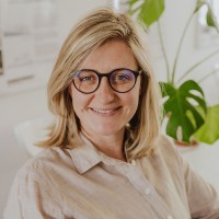 Inge van Niekerk PrQS MRICS