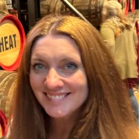 Laura Mcauley