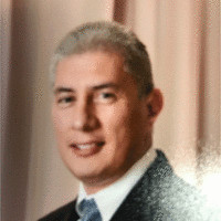Robert Magaña