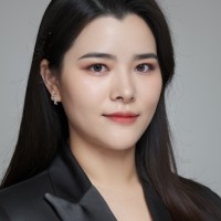 Zoey Zhou Qianyun, Cfa
