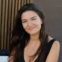 Flávia Resende
