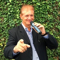 Lutz Scheffler de)