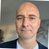 Robert Zvonar