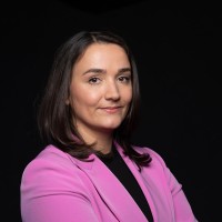 Dr. Julia Felfeli