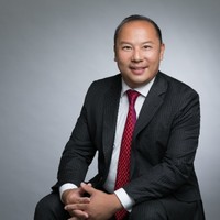 Dr. Tommy Lau, Che, Dipwset