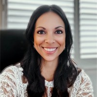 Melanie V.