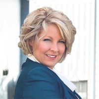 Shanna M Steele