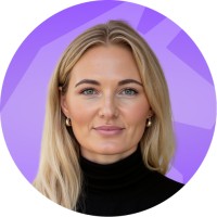 Julia StoetzelJulia Stoetzel is an Influencer