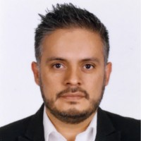 Alejandro De León