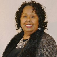 Gwen Priester