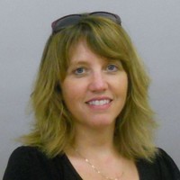 Colleen Ackerman, Au, Ains