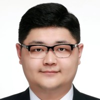 亢鹏逍