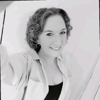 Debbie Stavast
