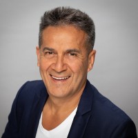 Armando Vera, Realtor
