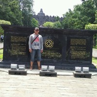 Luth Kurniawan