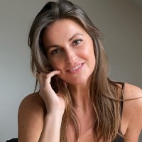 Anna Charlie
