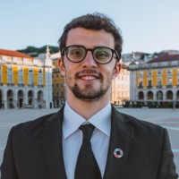 Tolunay Karakelle