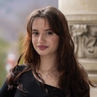 Larisa Stefan