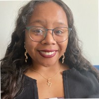 Tia M.