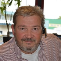 Robert J de Jonge