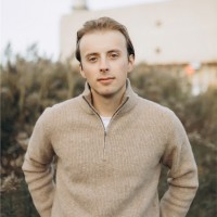 Adam Bezverkhnii