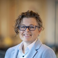 Marion Roosa, Mba
