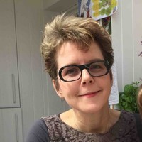 Lindy Roberts Am