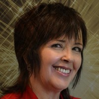 Suzi Nicholson, Sres