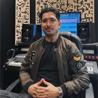 Eduardo Flores