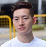 王康威