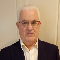 Dr Andrew S Humphries