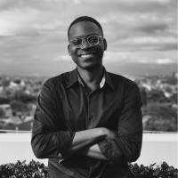 Róbert M.M. Macuácua