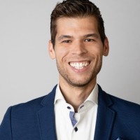 Alexander J Grimm