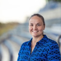 Dr. Julia Walter