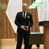 Bernard Abou kors