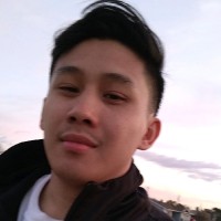 Adrian Tomines
