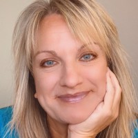 Julie Carr