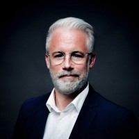 Daniel Linen Von Den Berg