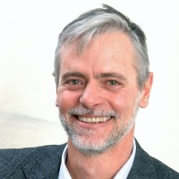 Luis M Schang