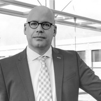 Dr. Tim-Bastian Auer