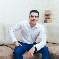Максим Махиня