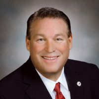 Dean Lynch, Cae
