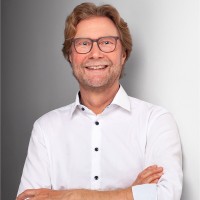 Dirk Adams