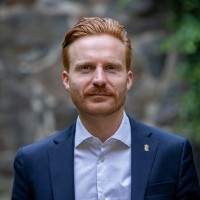 Viktor L