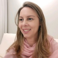 Claudia Lessa