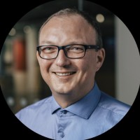 Dr. Tino Teige